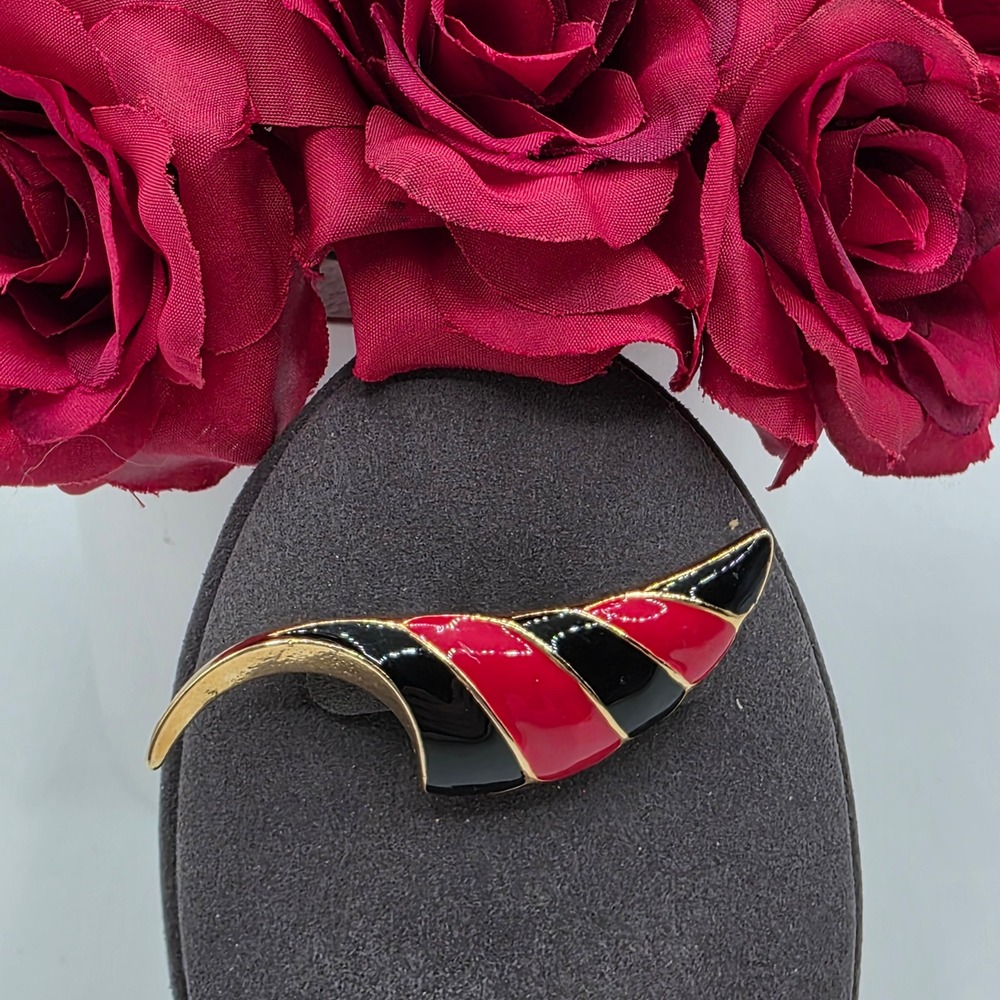 Monet Vintage Red Black Enamel Gold Tone Modernist Wing Horn Brooch Pin Retro